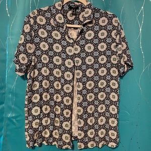 Short sleeve button up